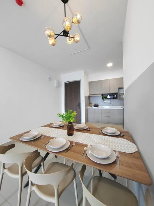 M Vertica New Lovely 3br W 100mbps Wi-fi Pangsapuri Kuala Lumpur