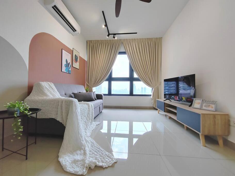 M Vertica New Lovely 3br W 100mbps Wi-fi * Kuala Lumpur
